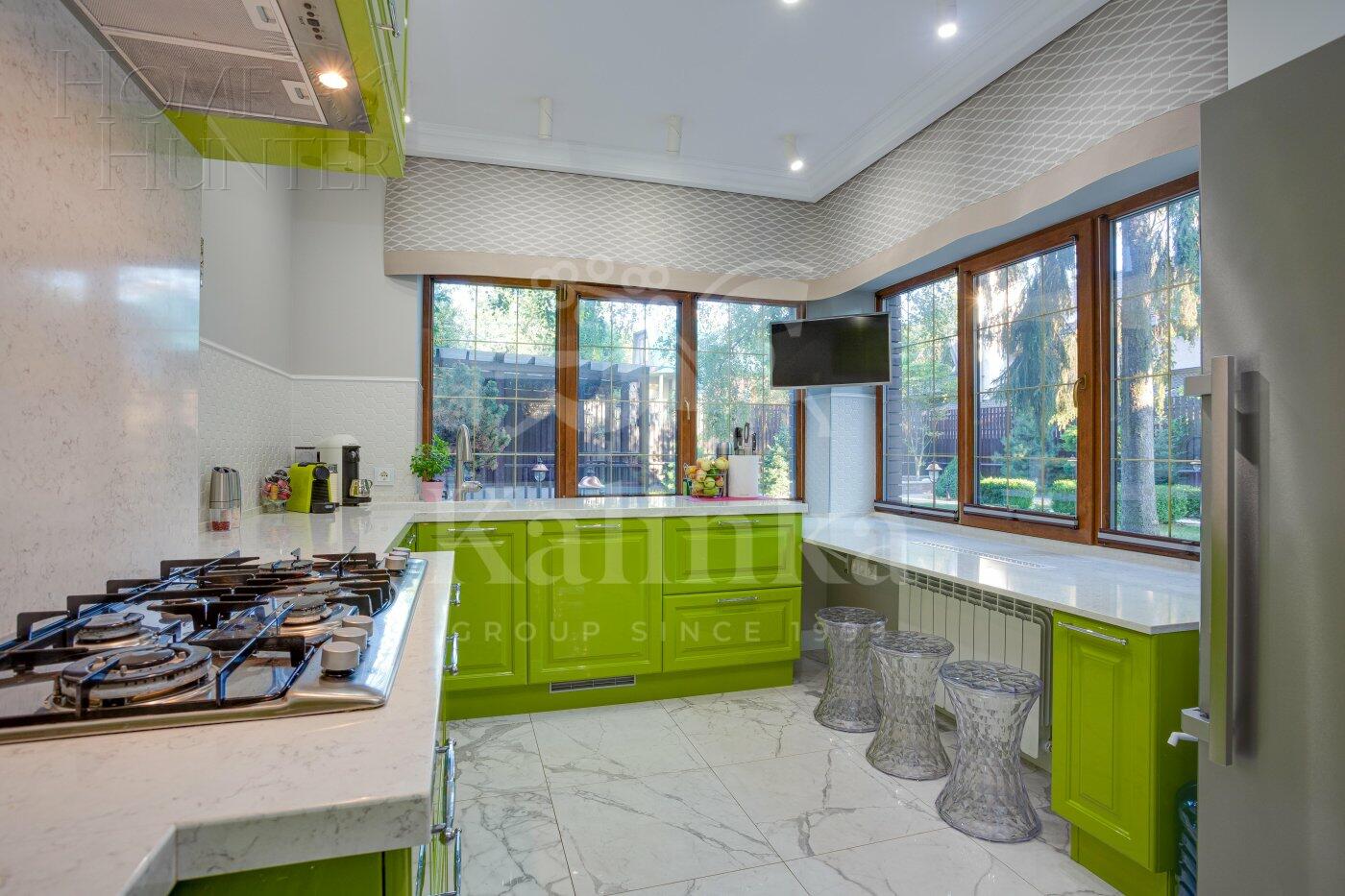 2-этажный коттедж 261 м² с отделкой