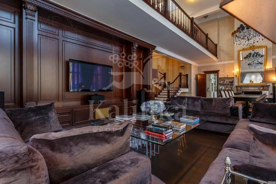 3-этажный коттедж 700 м² с отделкой