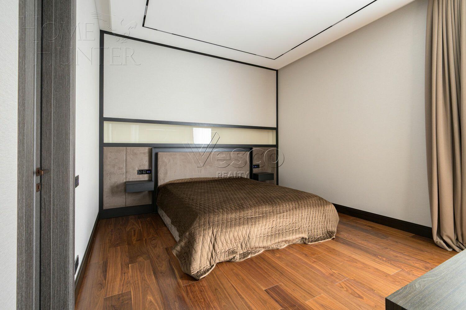 2-этажный коттедж 1 000 м² с отделкой