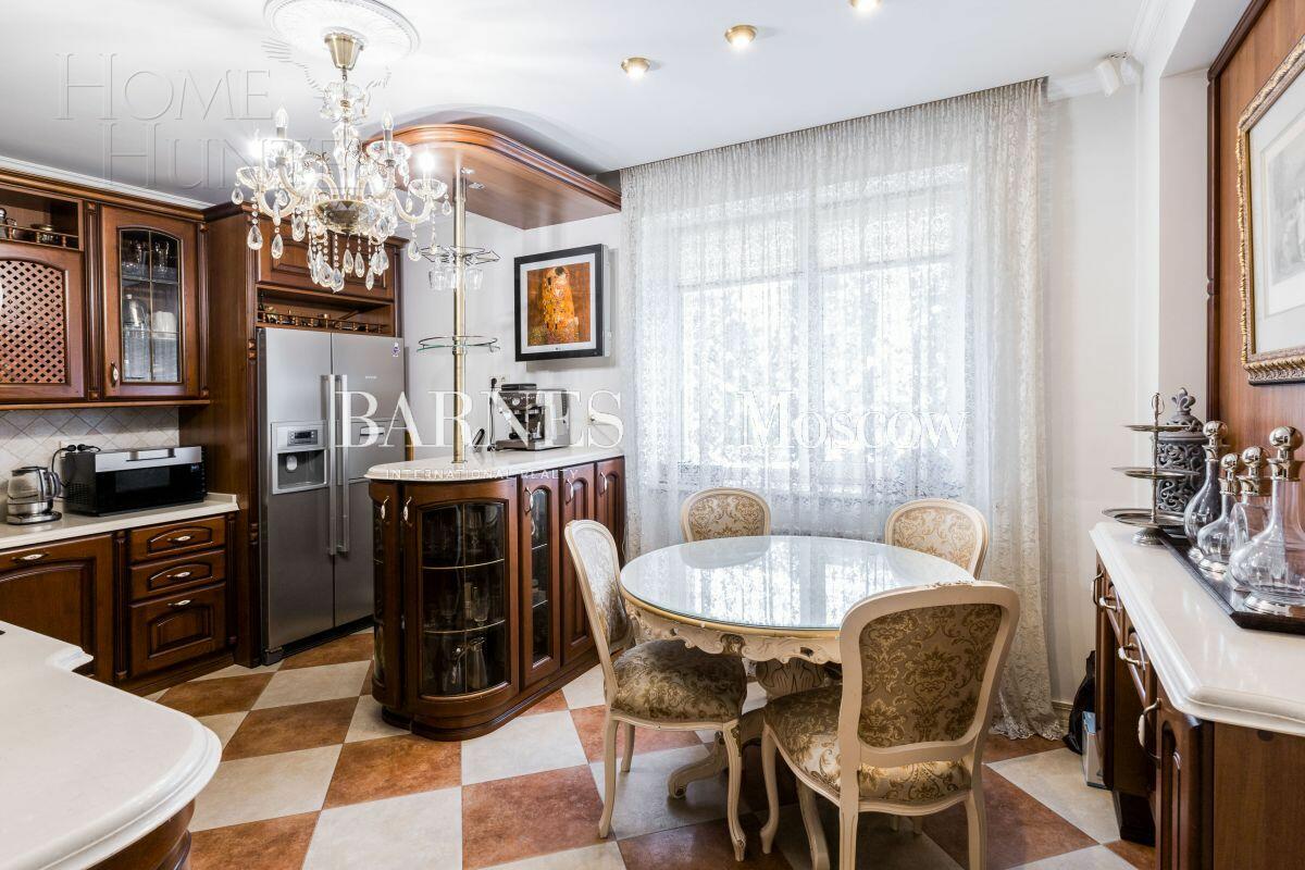 2-этажный коттедж 460 м² с отделкой