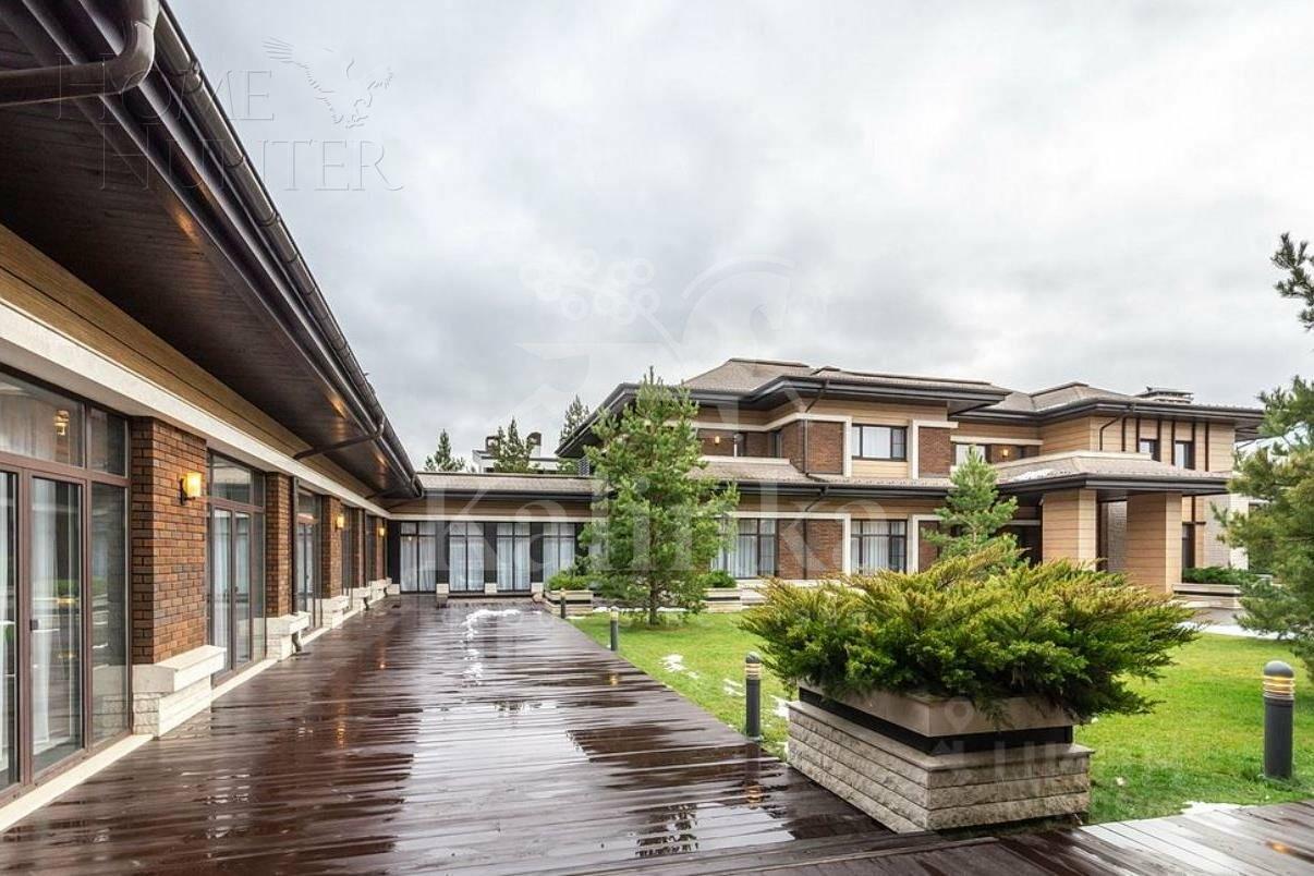 2-этажный коттедж 1 900 м² без отделки