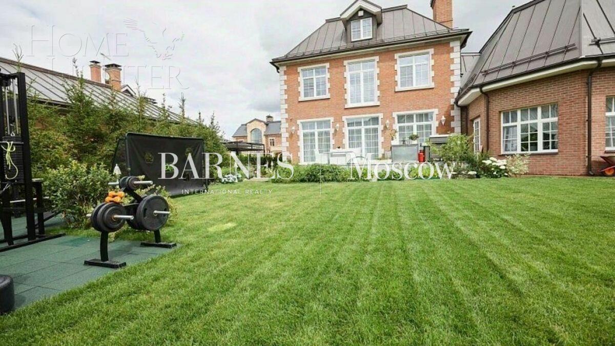 2-этажный коттедж 550 м² с отделкой