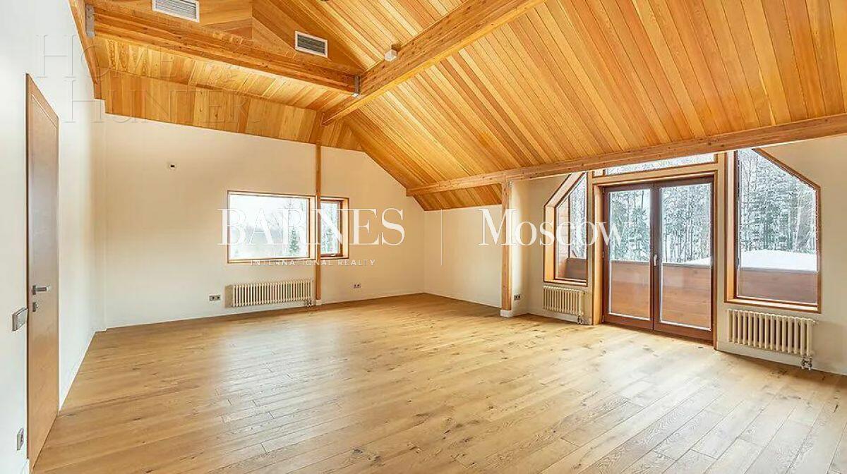 3-этажный коттедж 600 м² с отделкой