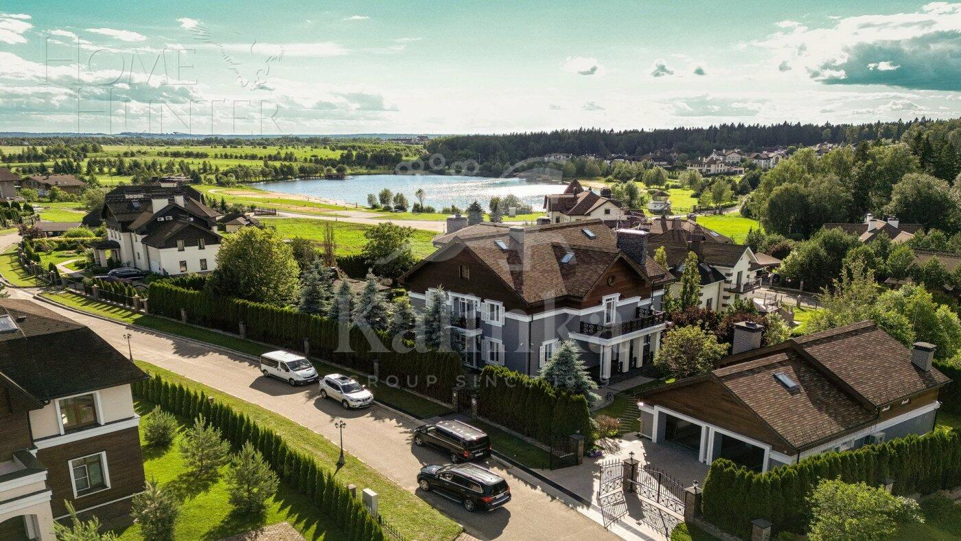 3-этажный коттедж 983.8 м² с отделкой