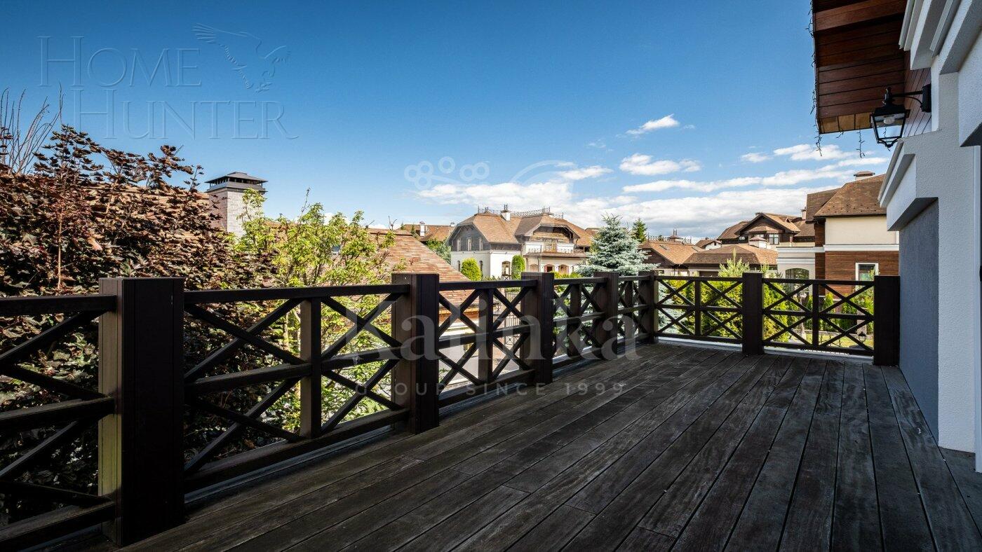 3-этажный коттедж 983.8 м² с отделкой