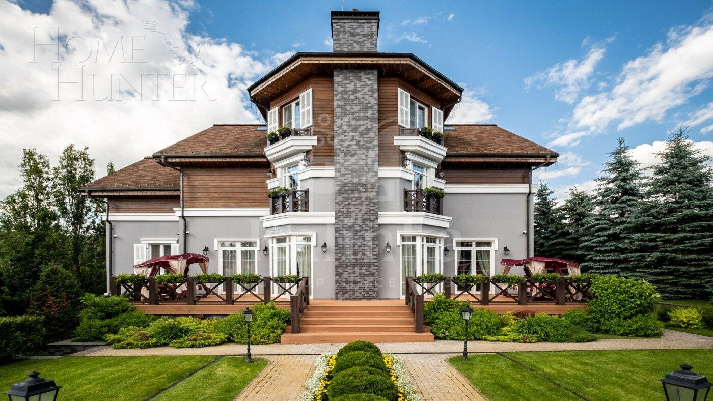 3-этажный коттедж 983.8 м² с отделкой