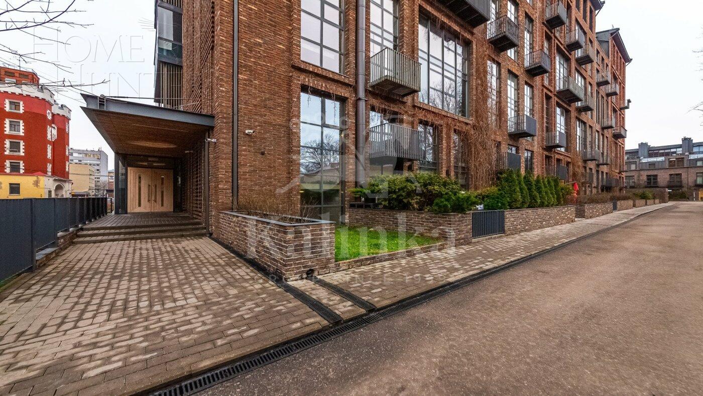 2-УРОВНЕВЫЕ АПАРТАМЕНТЫ БЕЗ ОТДЕЛКИ 157 М² НА 4 ЭТАЖЕ