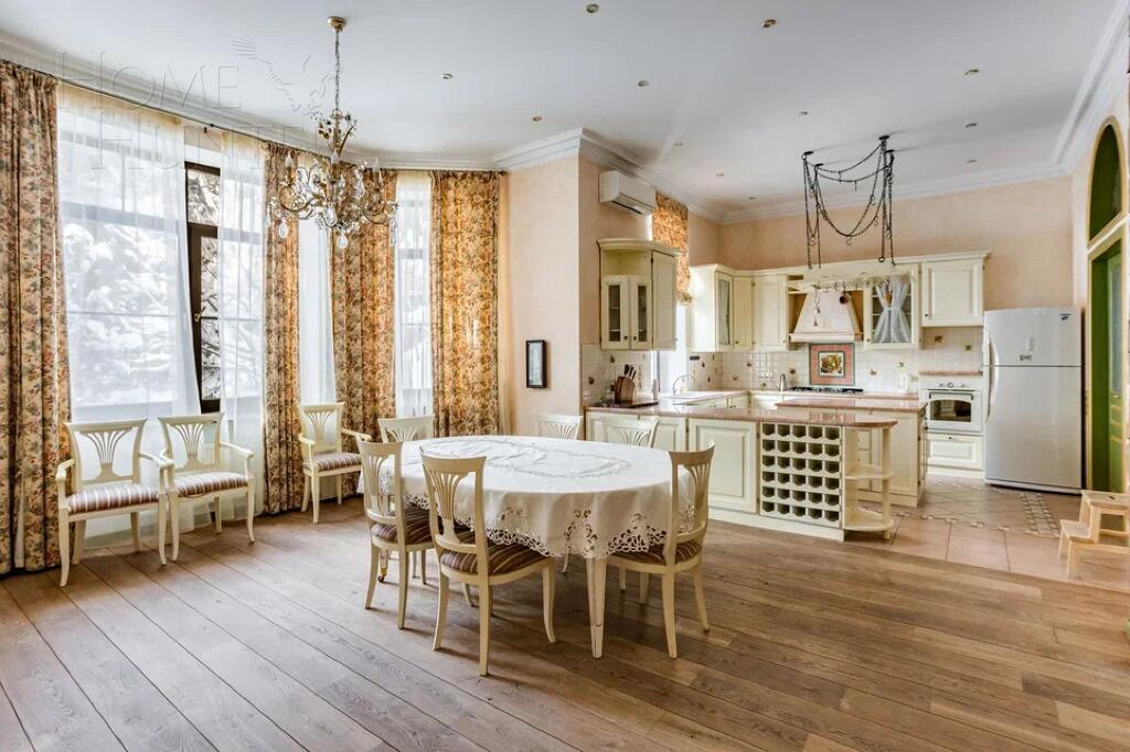 2-этажный коттедж 615 м² с отделкой