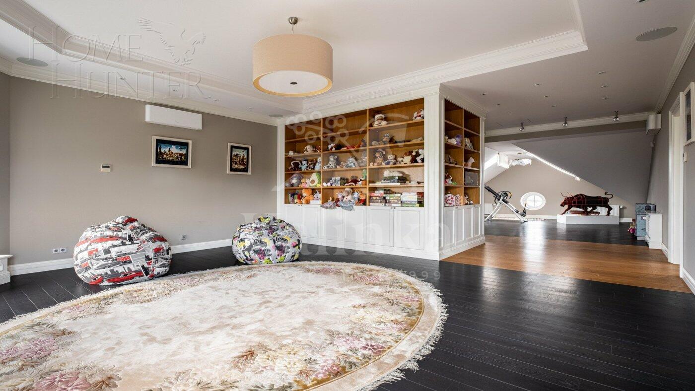 3-этажный коттедж 983.8 м² с отделкой