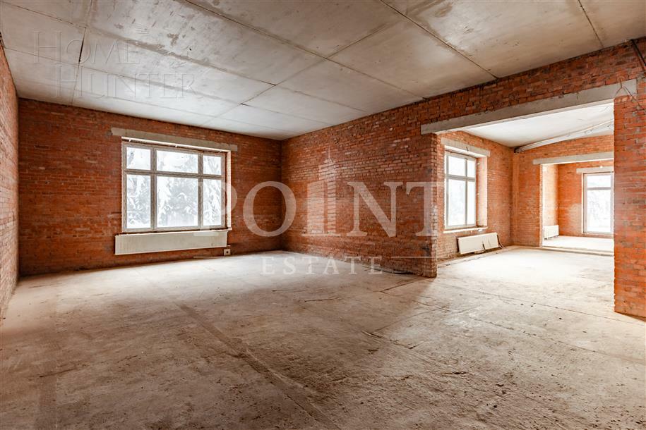 2-этажный таунхаус 640.8 м² без отделки