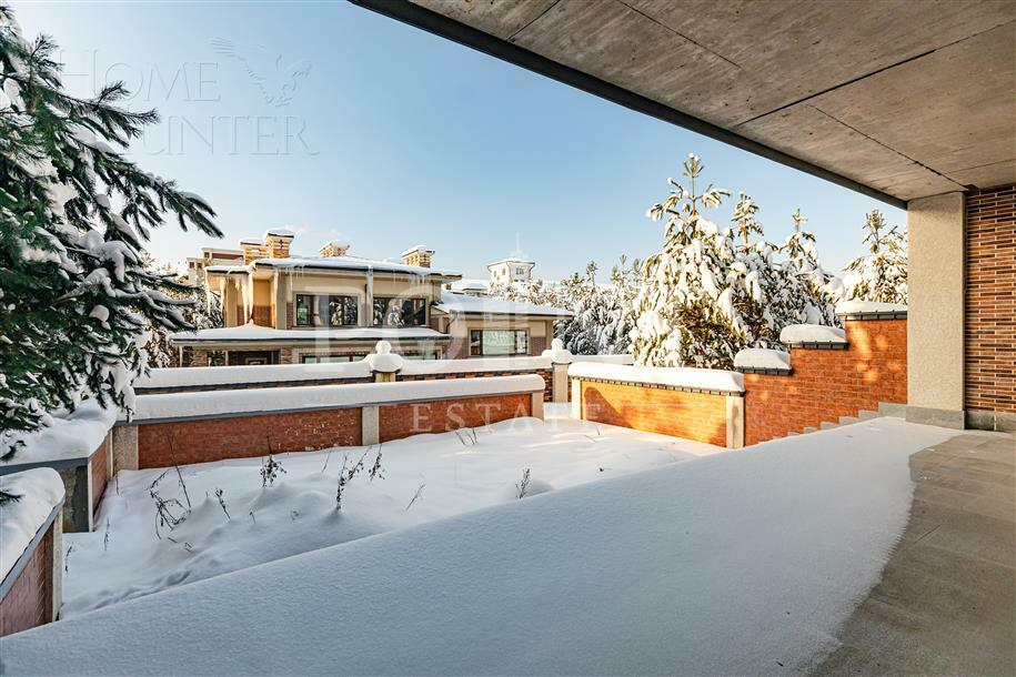 2-этажный таунхаус 640.8 м² без отделки