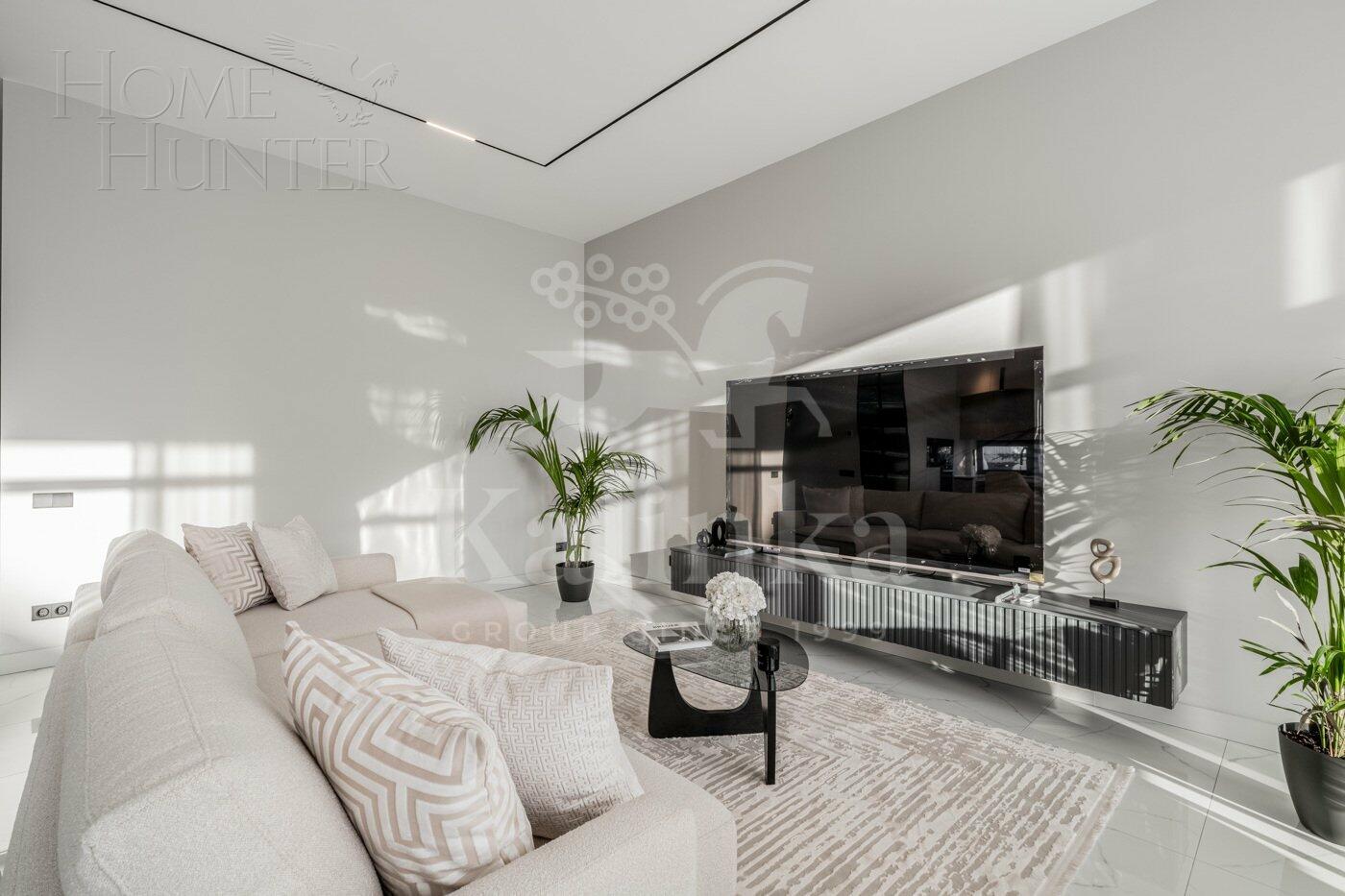 2-этажный коттедж 300 м² с отделкой