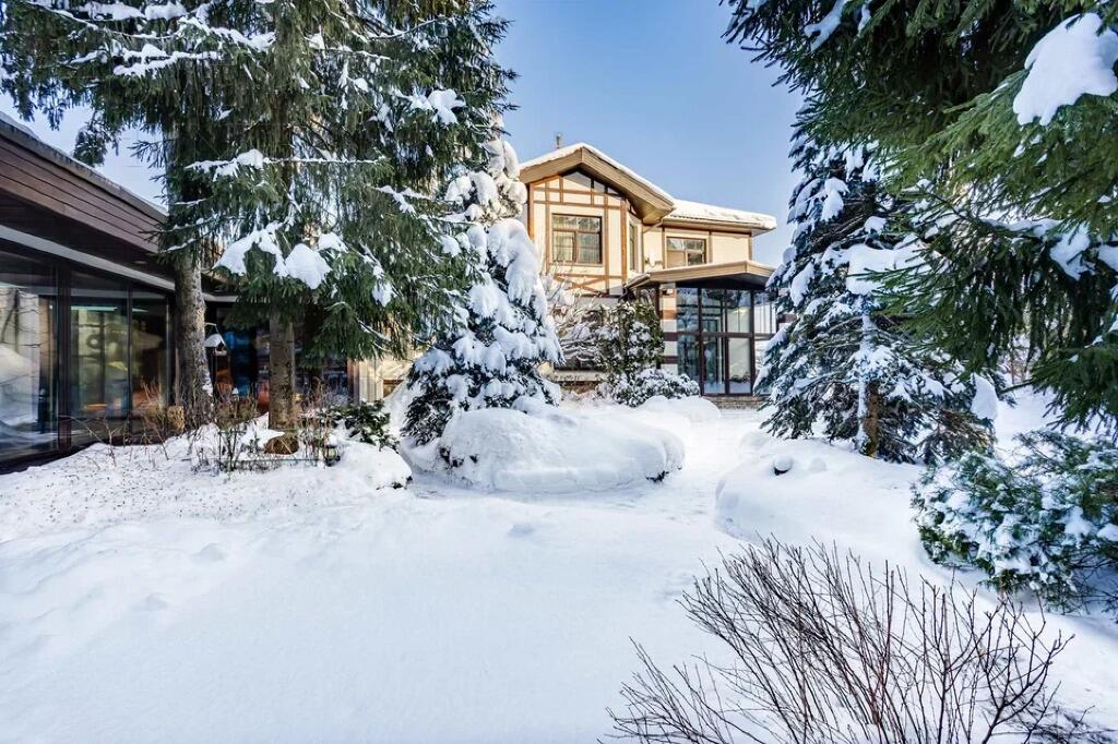 2-этажный коттедж 615 м² с отделкой