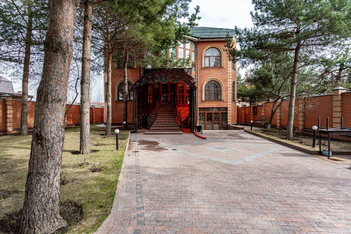 2-этажный коттедж 623 м² с отделкой