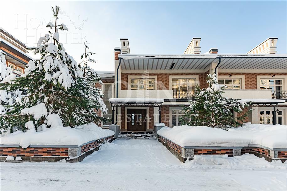 2-этажный таунхаус 640.8 м² без отделки