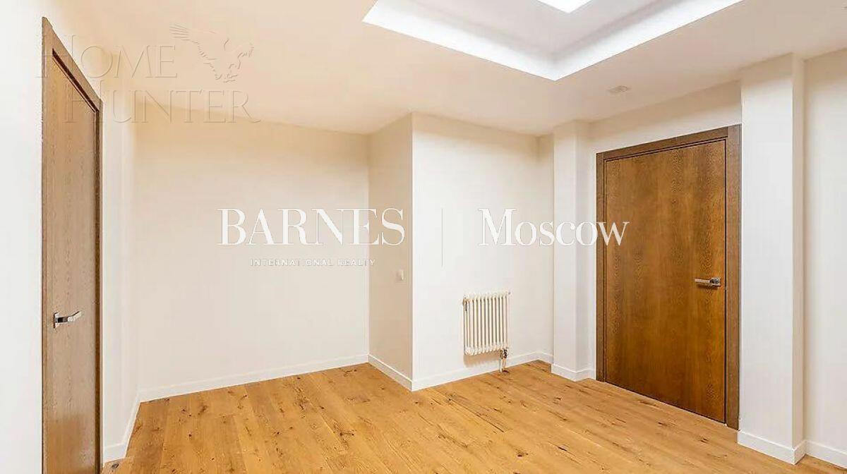 3-этажный коттедж 600 м² с отделкой