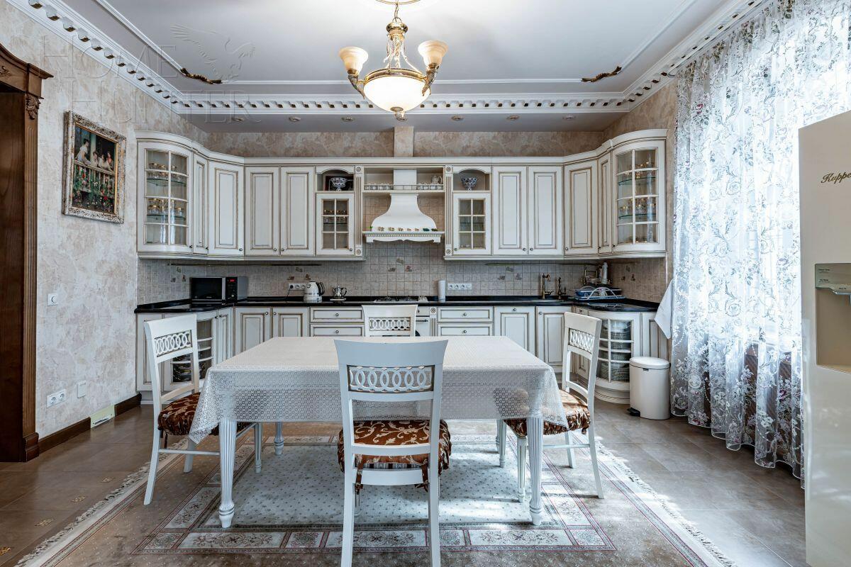 2-этажный коттедж 623 м² с отделкой