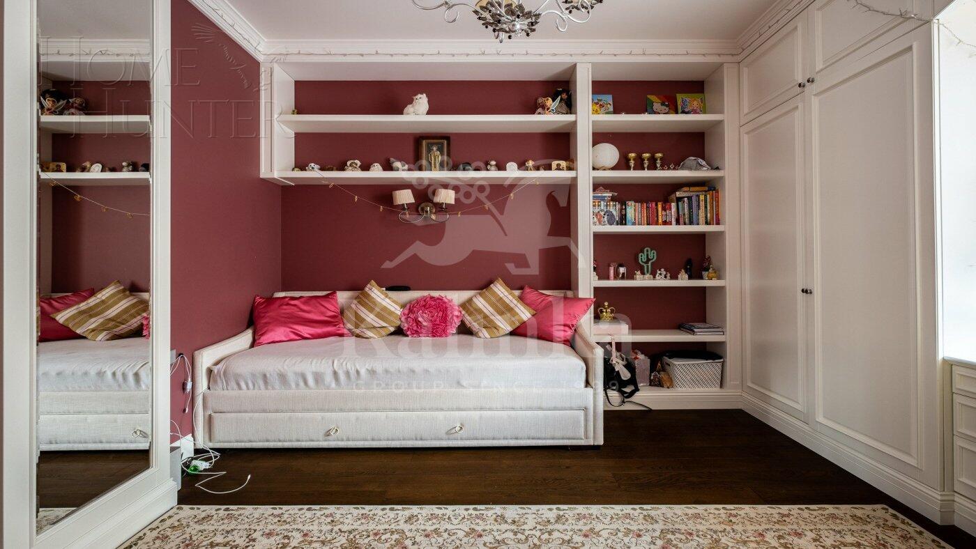 3-этажный коттедж 983.8 м² с отделкой