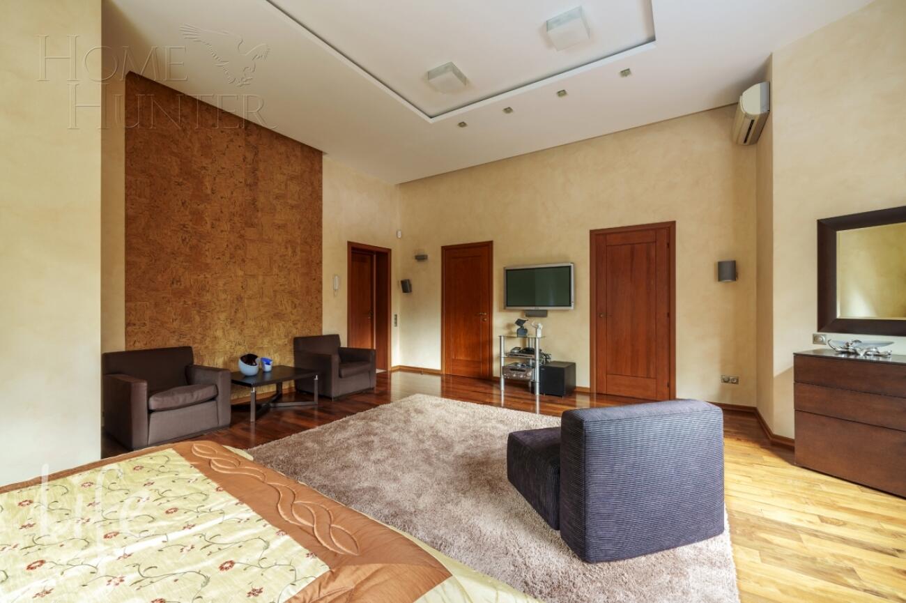 1-этажный коттедж 450 м² с отделкой