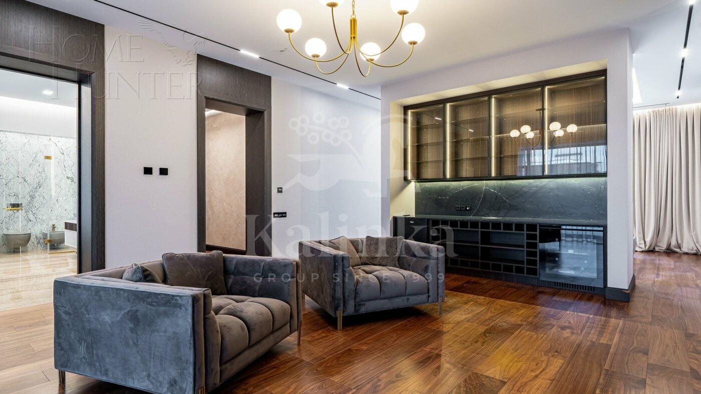 2-этажный коттедж 1 000 м² с отделкой