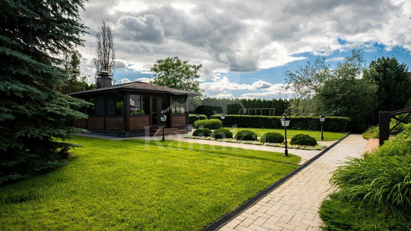 3-этажный коттедж 983.8 м² с отделкой