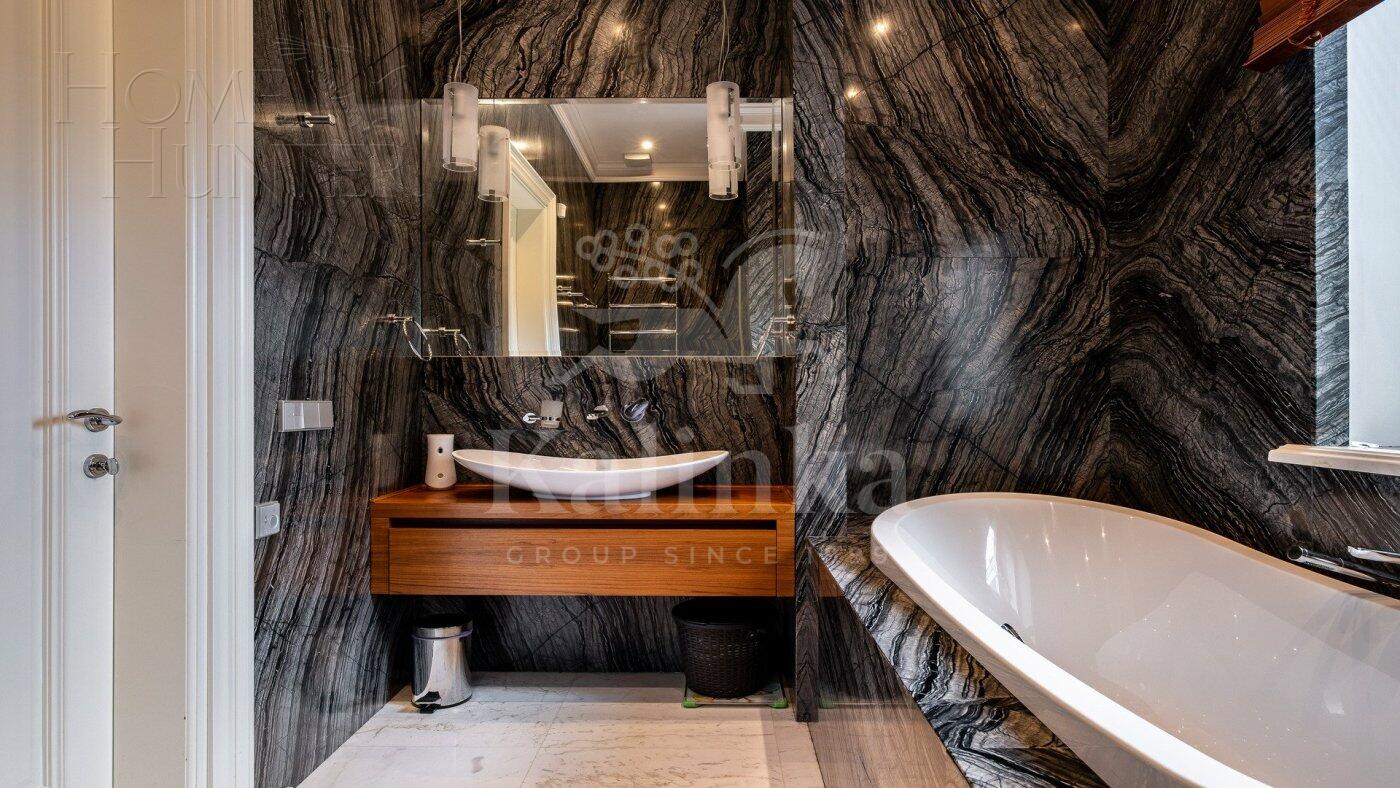 3-этажный коттедж 983.8 м² с отделкой