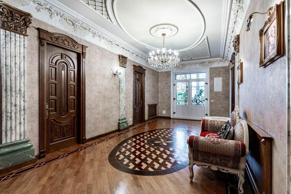 2-этажный коттедж 623 м² с отделкой