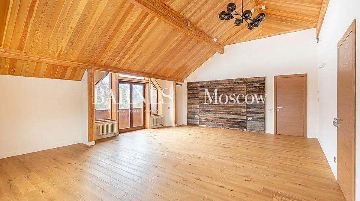 3-этажный коттедж 600 м² с отделкой