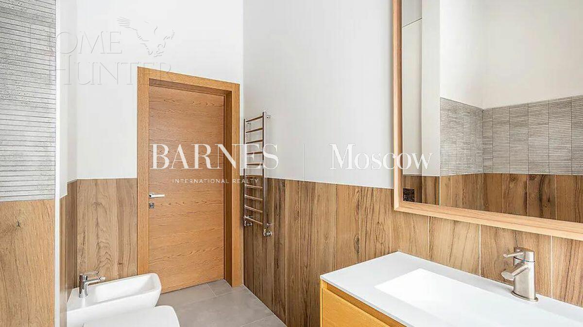 3-этажный коттедж 600 м² с отделкой