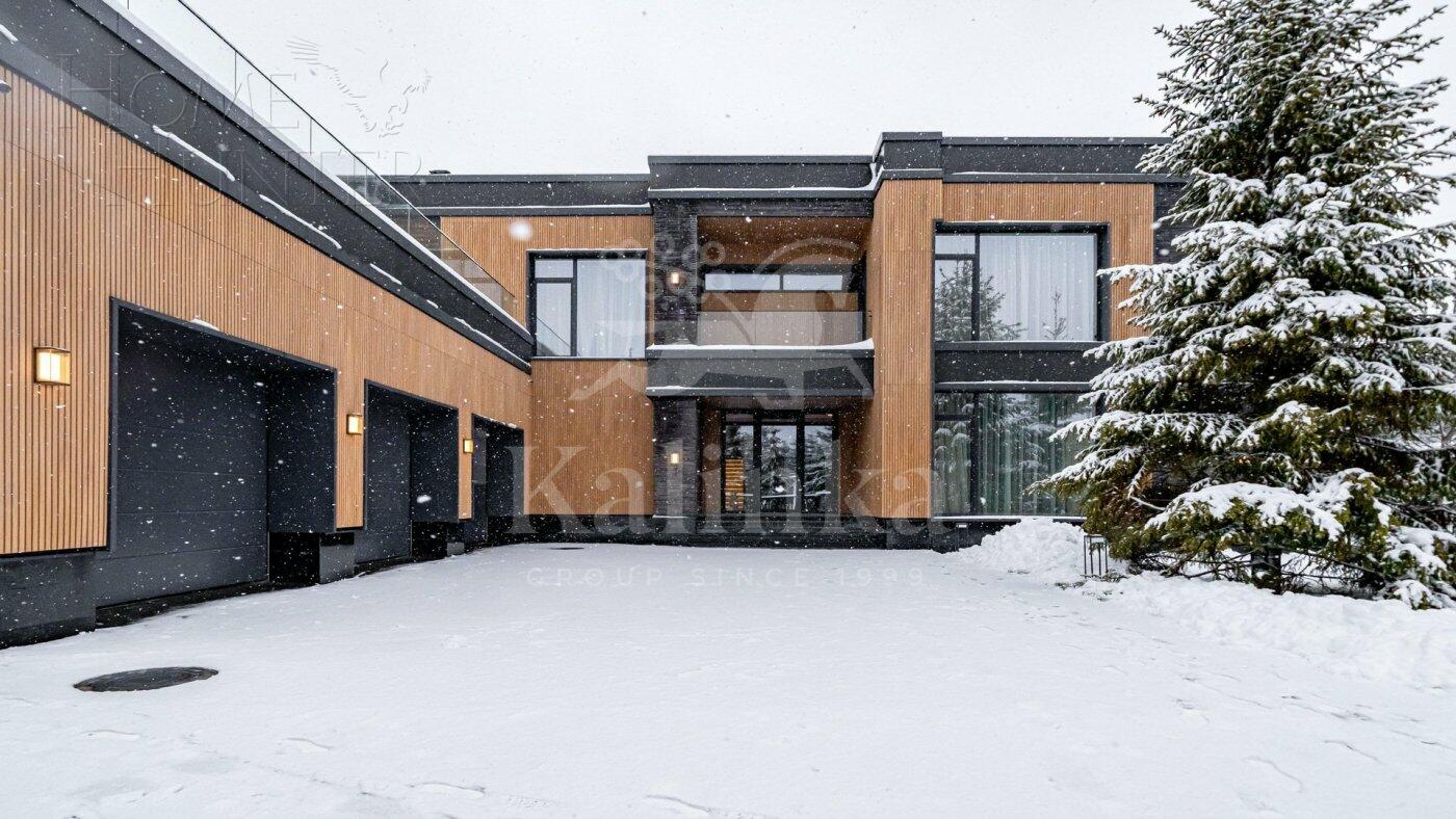 2-этажный коттедж 1 000 м² с отделкой