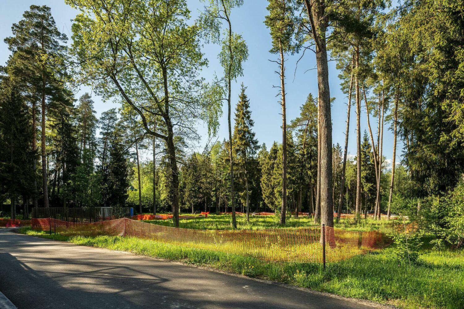 Участок 10.1 сот. в охраняемом поселке