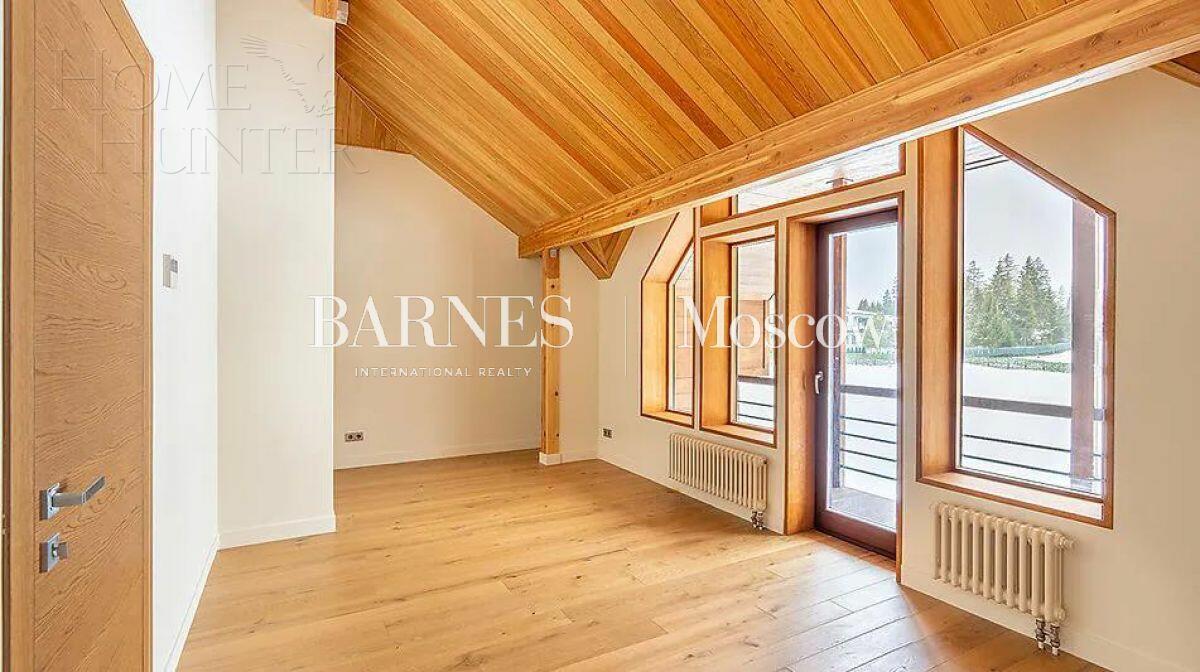 3-этажный коттедж 600 м² с отделкой