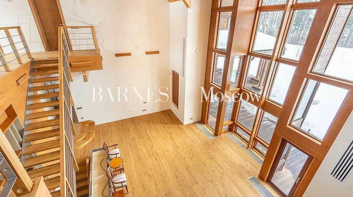 3-этажный коттедж 600 м² с отделкой