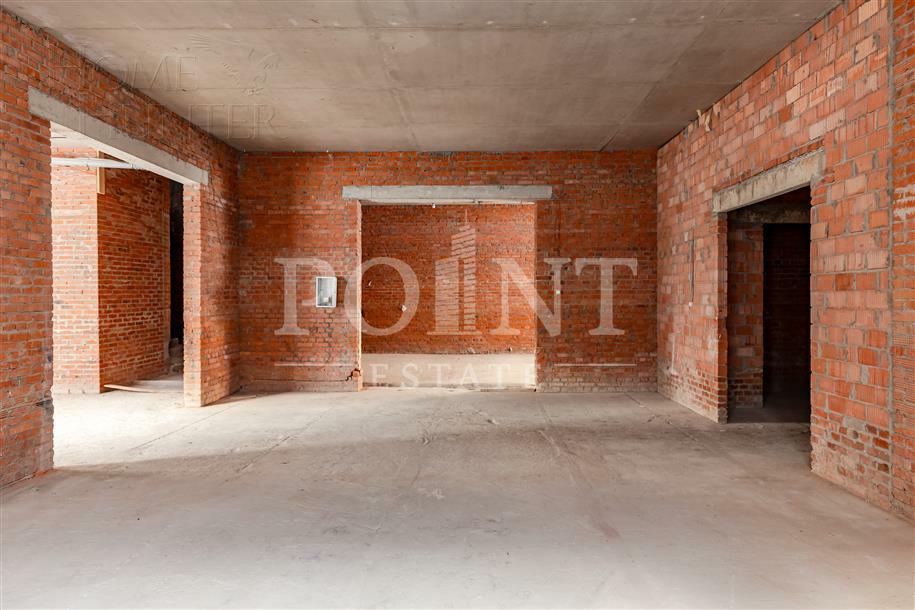 2-этажный таунхаус 640.8 м² без отделки