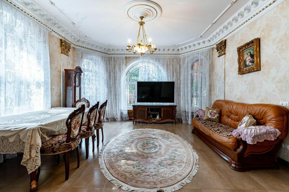 2-этажный коттедж 623 м² с отделкой