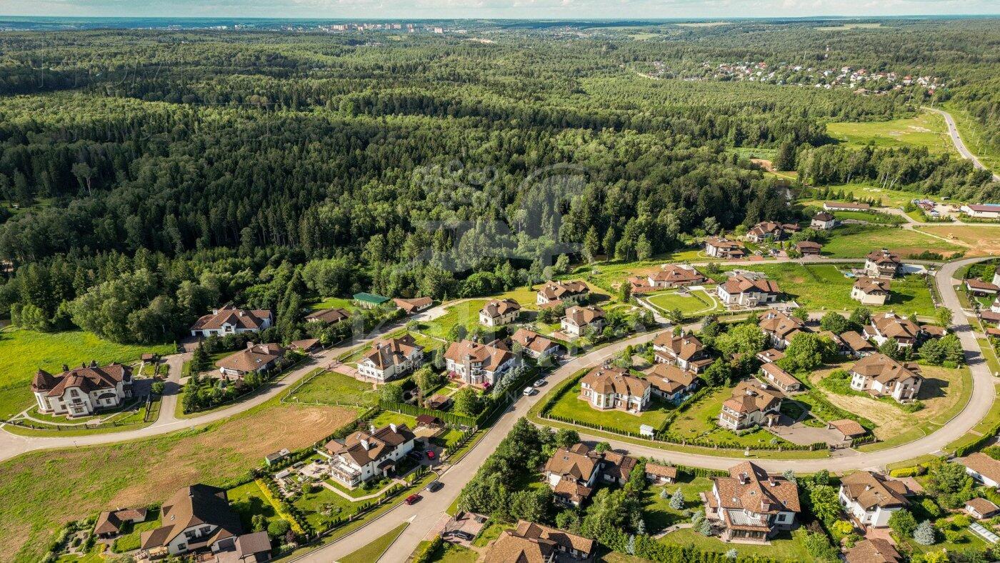 3-этажный коттедж 983.8 м² с отделкой