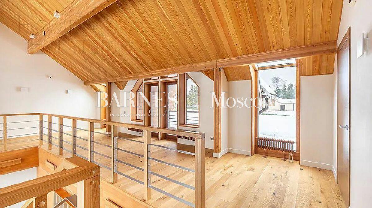 3-этажный коттедж 600 м² с отделкой