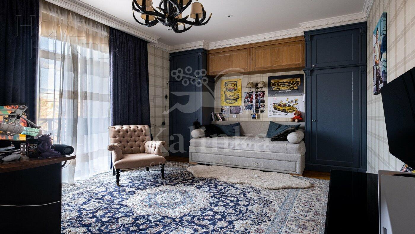 3-этажный коттедж 983.8 м² с отделкой