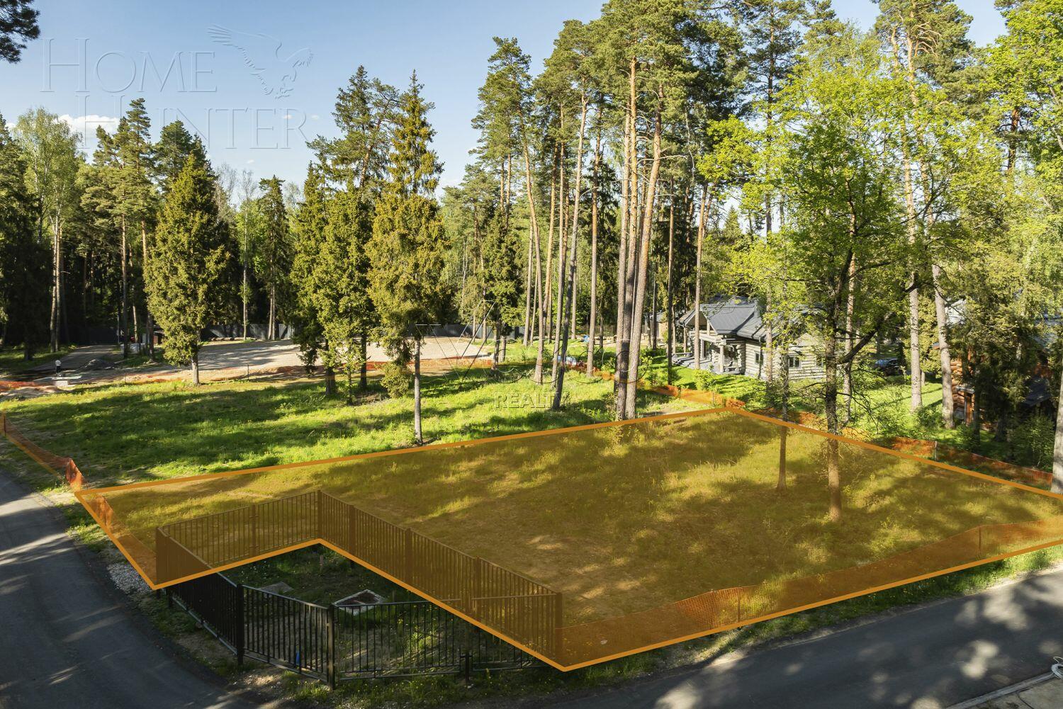 Участок 10.1 сот. в охраняемом поселке