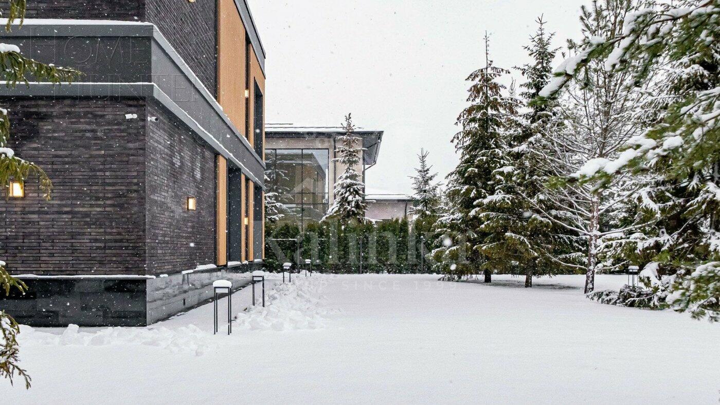 2-этажный коттедж 1 000 м² с отделкой