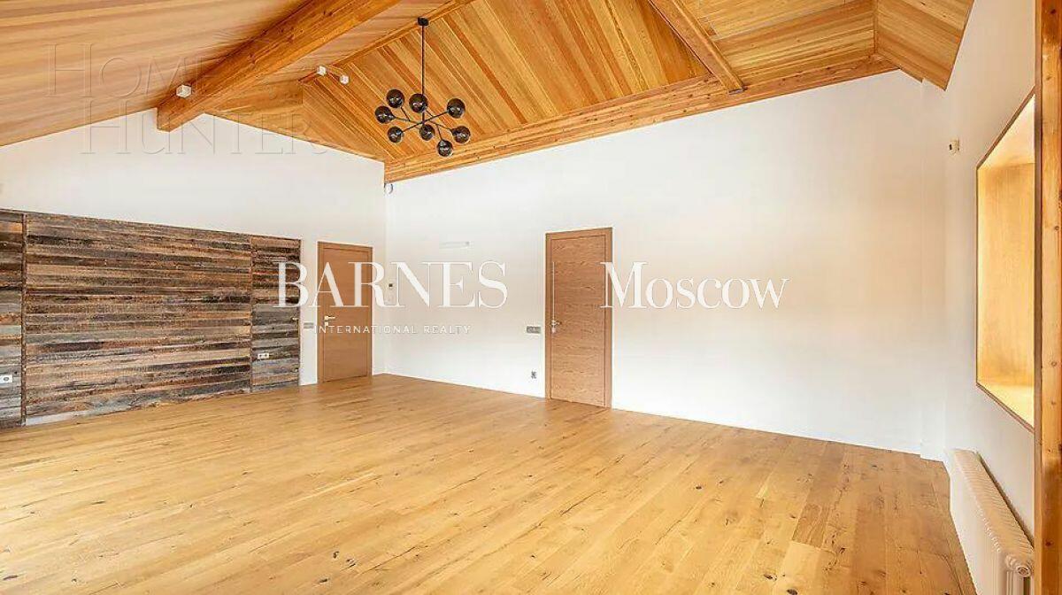 3-этажный коттедж 600 м² с отделкой