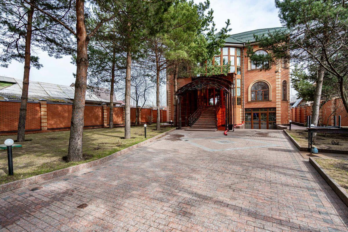 2-этажный коттедж 623 м² с отделкой