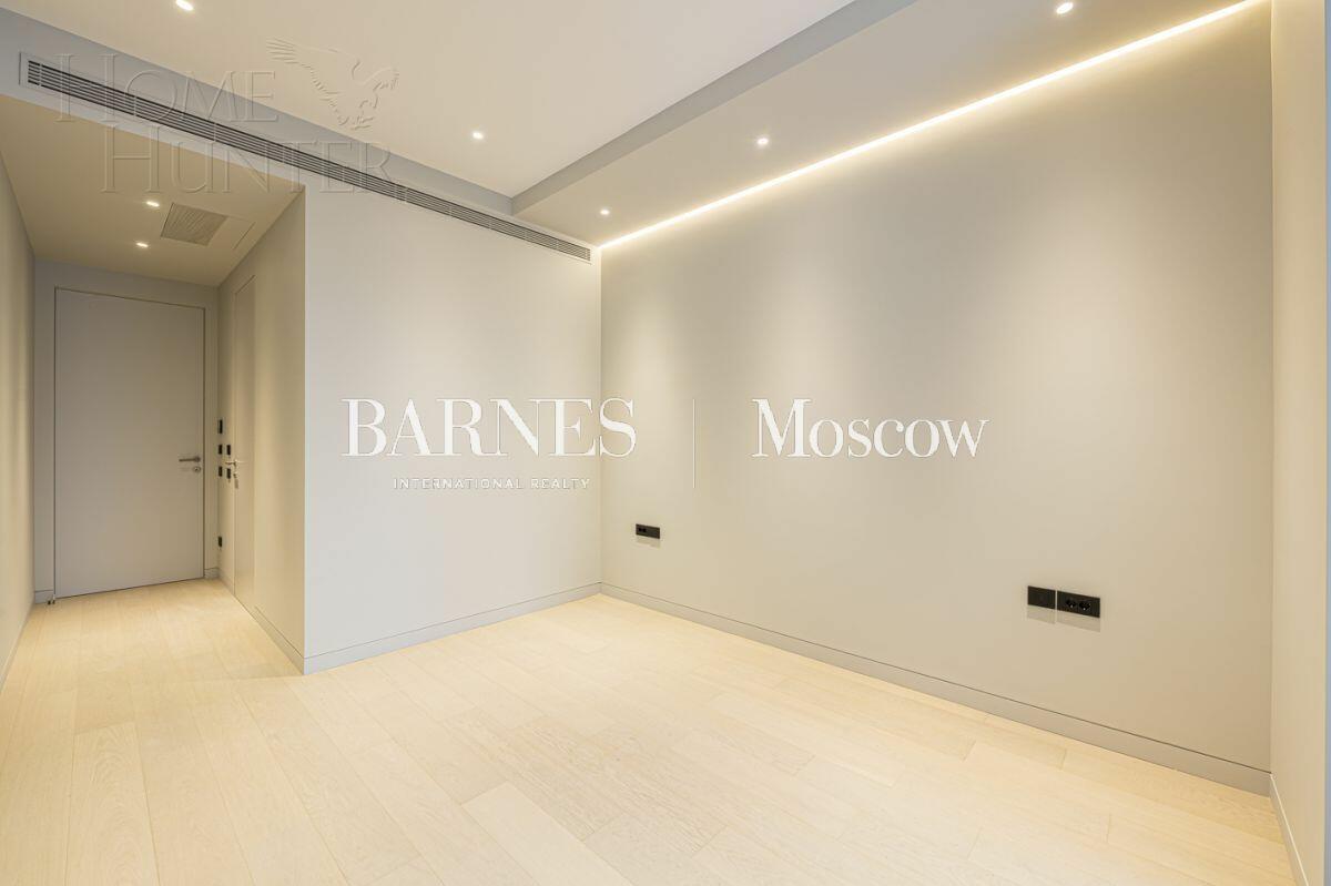 4-КОМН. КВАРТИРА С ОТДЕЛКОЙ 149.8 М² НА 3 ЭТАЖЕ