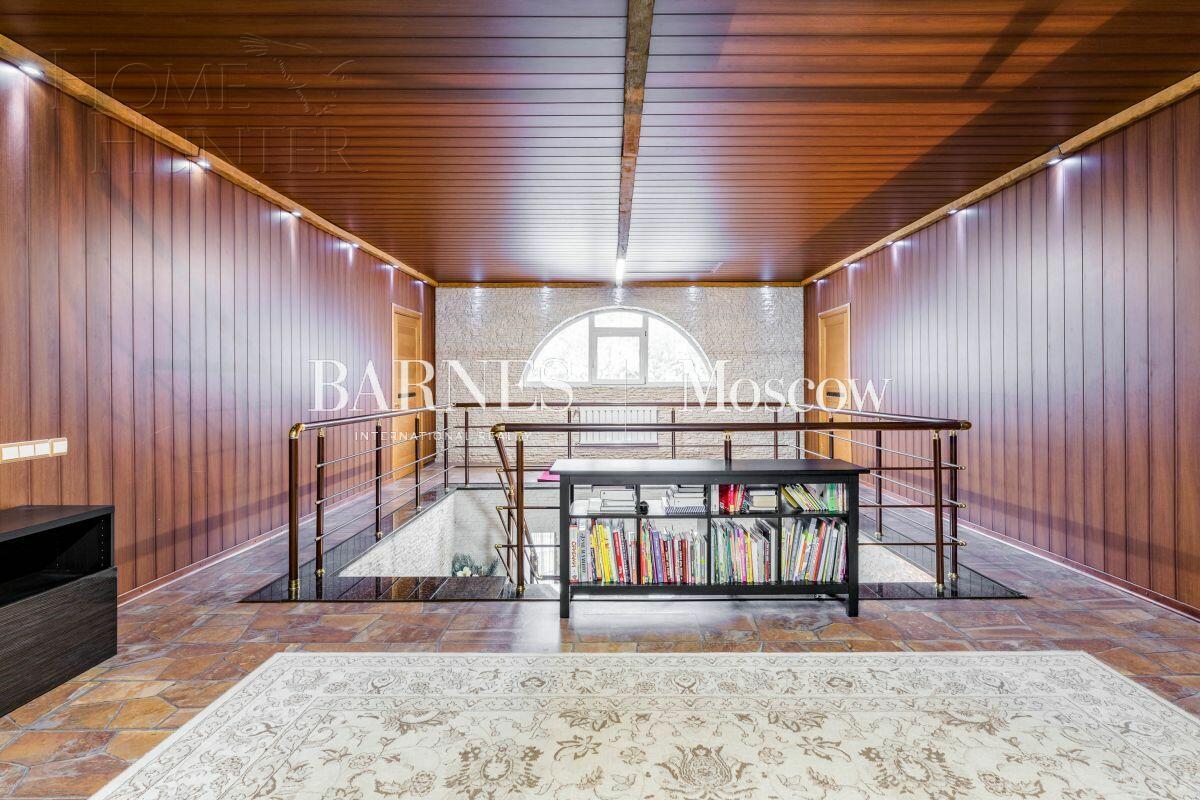 3-этажный коттедж 400 м² с отделкой