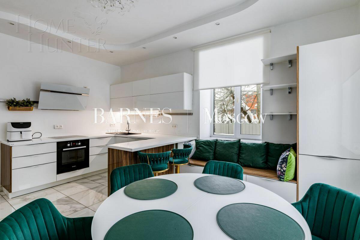 3-этажный коттедж 400 м² с отделкой