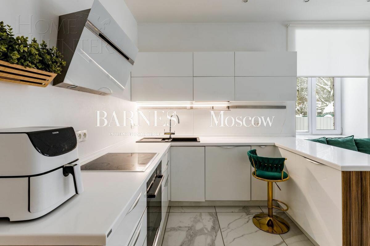 3-этажный коттедж 400 м² с отделкой