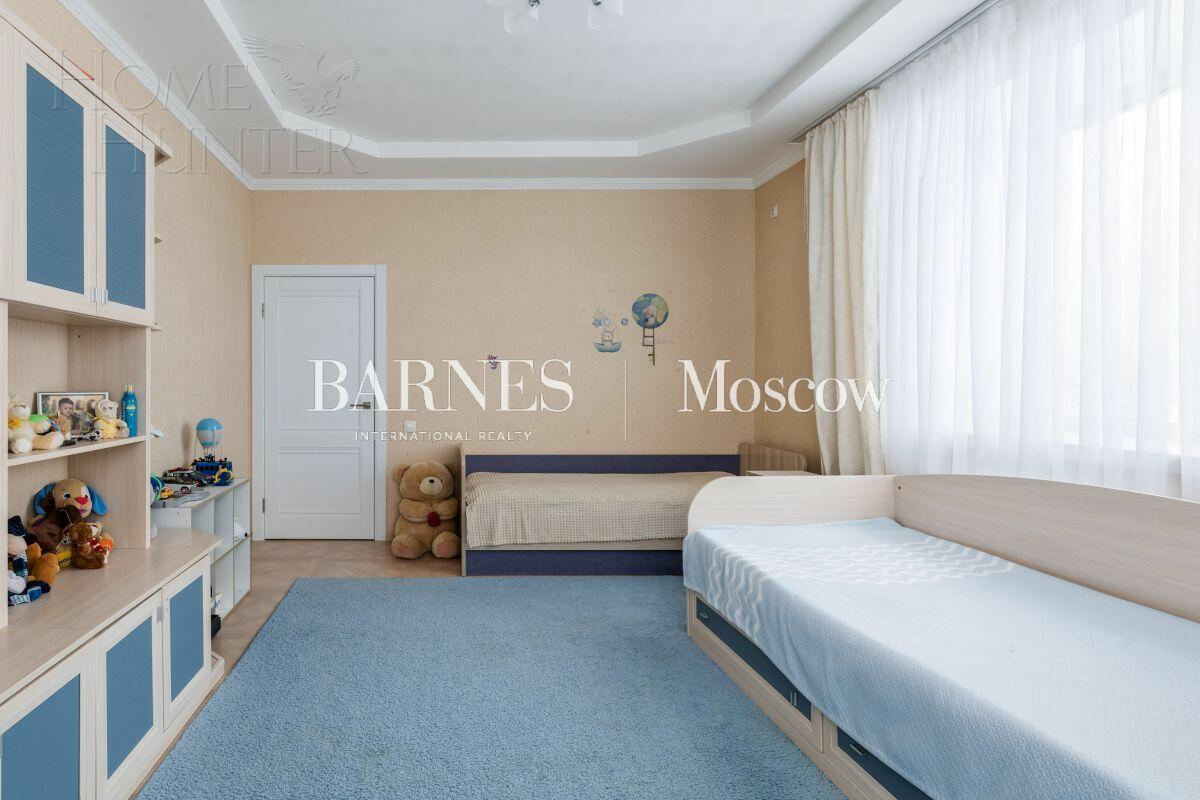 3-этажный коттедж 400 м² с отделкой