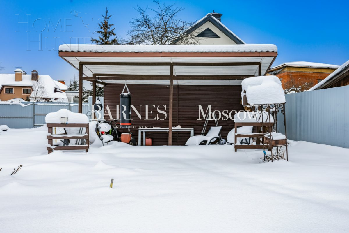 3-этажный коттедж 400 м² с отделкой