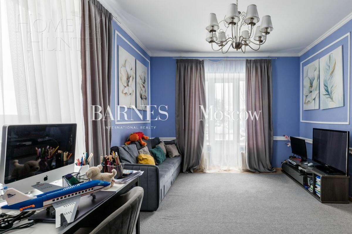 3-этажный коттедж 400 м² с отделкой