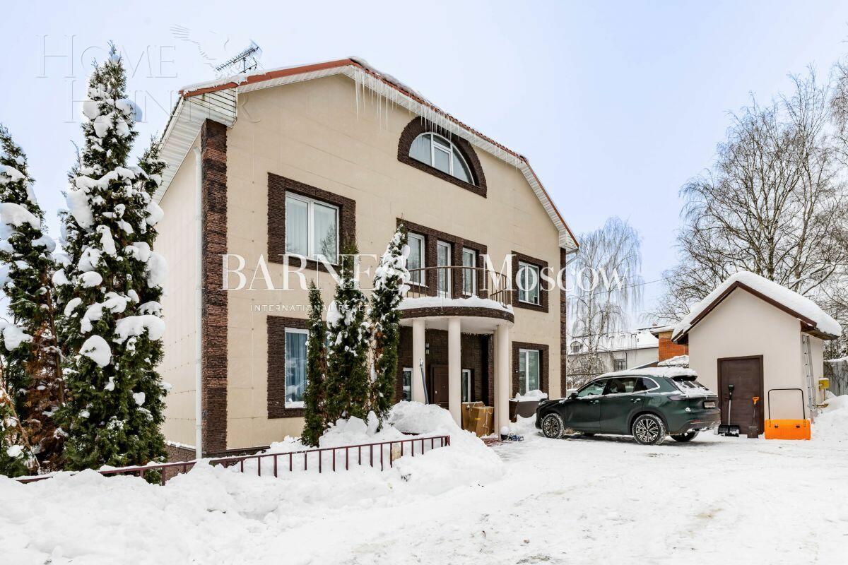 3-этажный коттедж 400 м² с отделкой